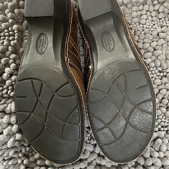 Women’s Brown Leather Buckle Shoes - Picture 5 of 6